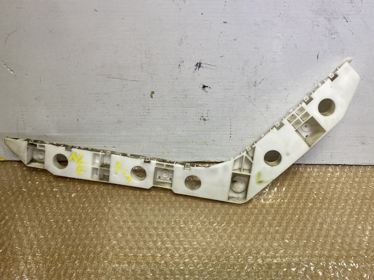 2011 Nissan Fuga- Left Rear Bumper Retainer PN: 852211MA0A
