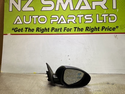 2008 Mazda Axela- Right Door Mirror PN: 5 wires