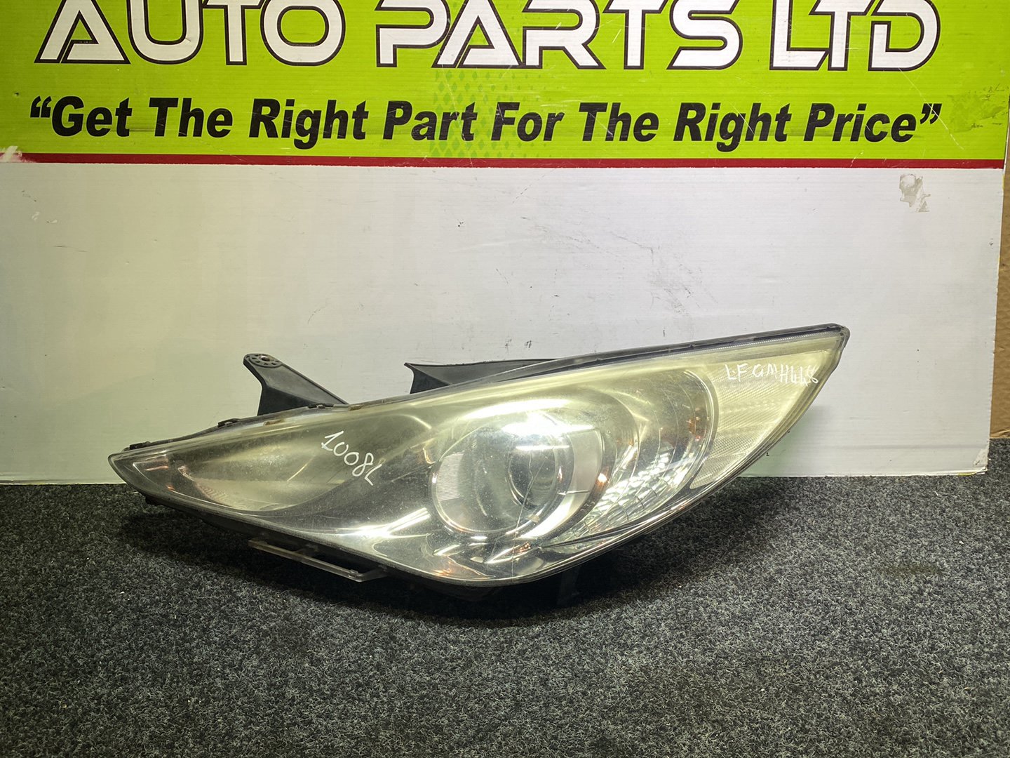 2012 Hyundai i45 - Left Headlight PN: 92101-3S