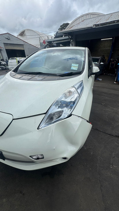 2011 Nissan Leaf ZE0 Dismantling For Parts