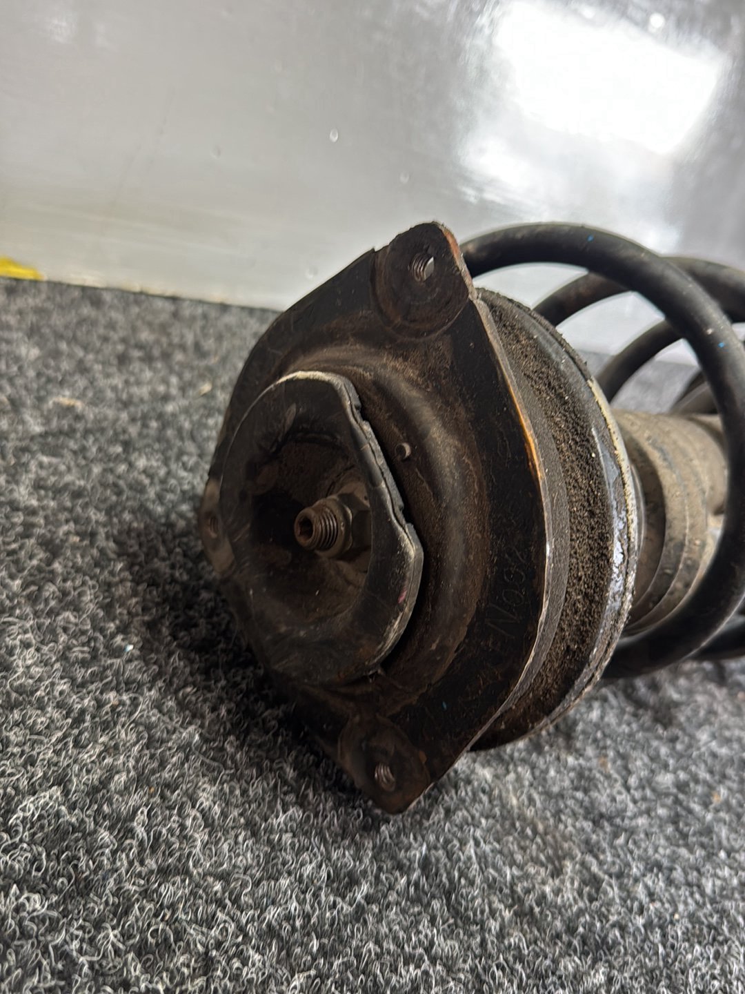 2014 Nissan Serena HFC26 - Right Front Shock Absorber
