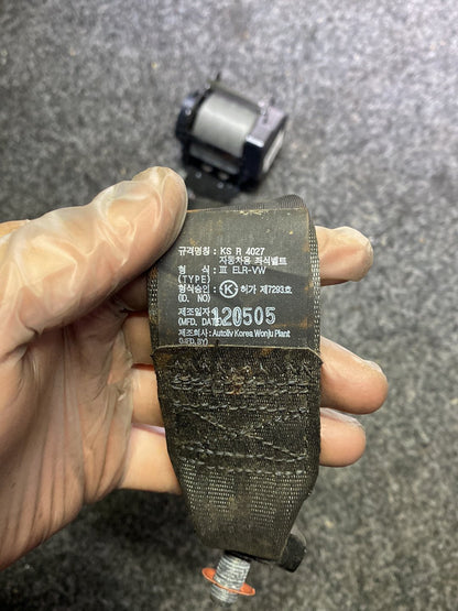 2012 Hyundai i45 - Right Rear Seat belt