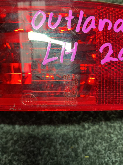 2007 Mitsubishi Outlander - Left Rear Bumper Light
