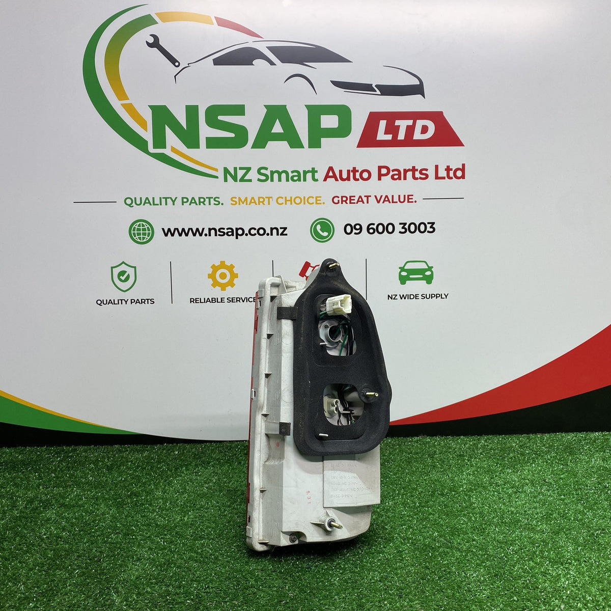 2005 Nissan Elgrand - Left Taillight PN: KOITO D005