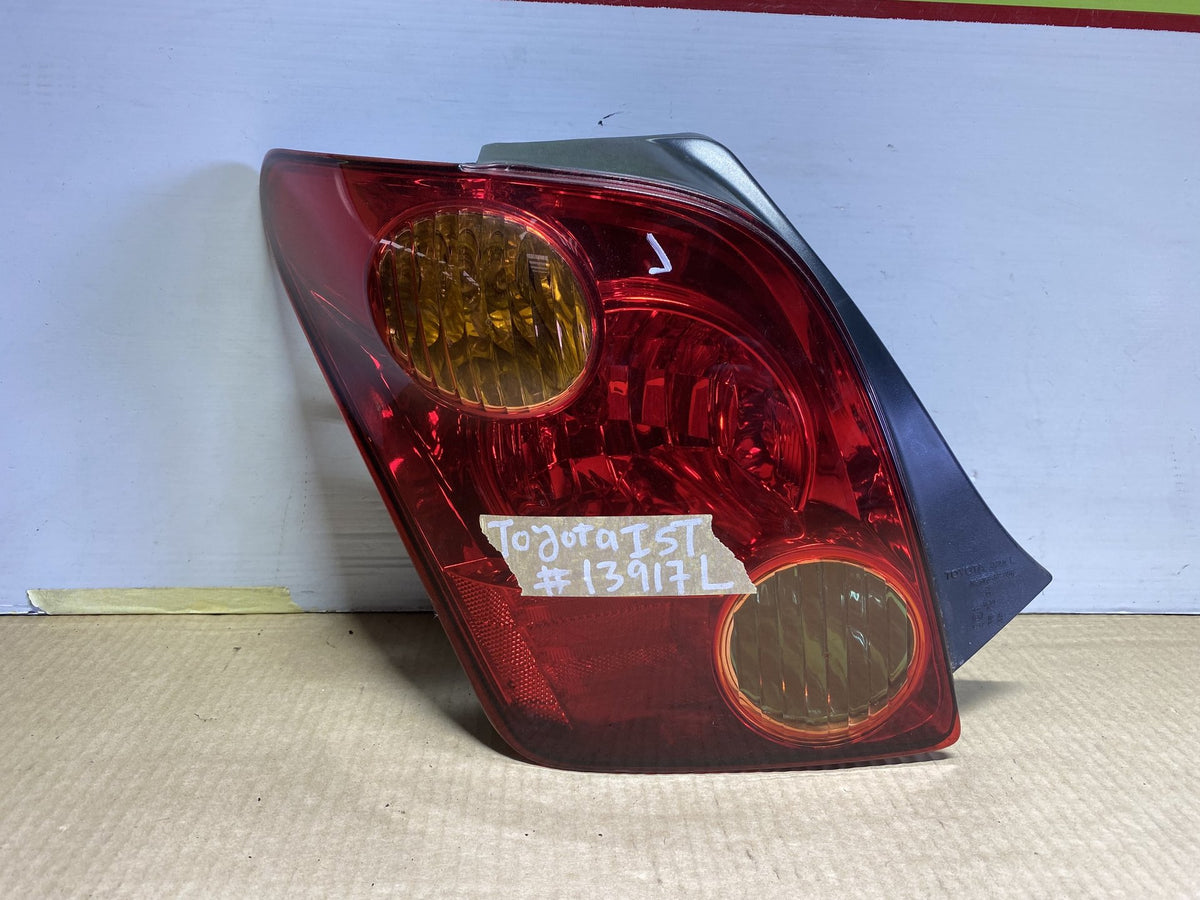2002 Toyota Ist NCP60 - Left Taillight PN: Koito 52-056