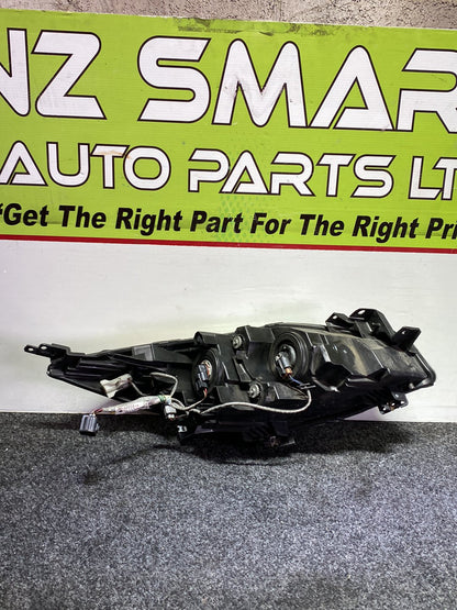 2010 Mazda Axela - Left Headlight Manual Adjust/ Non Hid/ Koito 100-41343