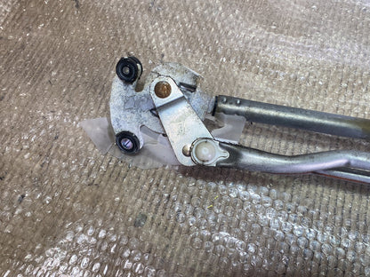 2007 Mazda CX-7- Front Wiper Motor PN: see photos