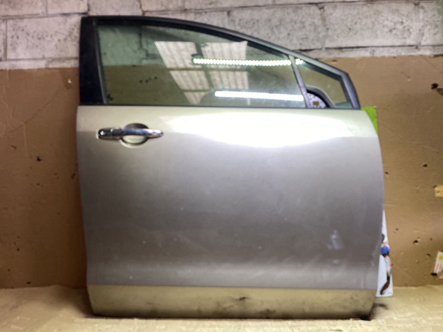 2007 Mazda MPV- Right Front Door PN: see photos-complete