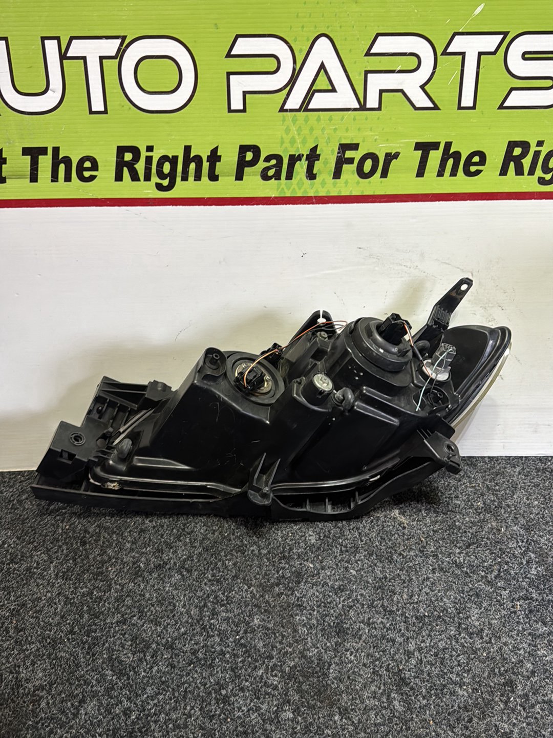 2006 Mazda Axela - Right Headlight PN: STANLEY P2690