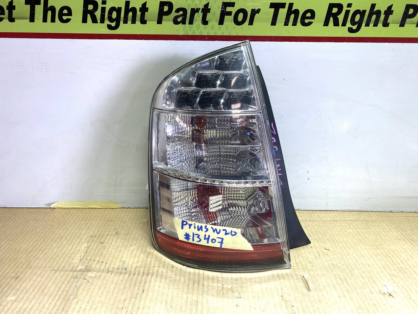 2009 Used Toyota Prius NHW20 - Left Taillight PN: STANLEY 47-13