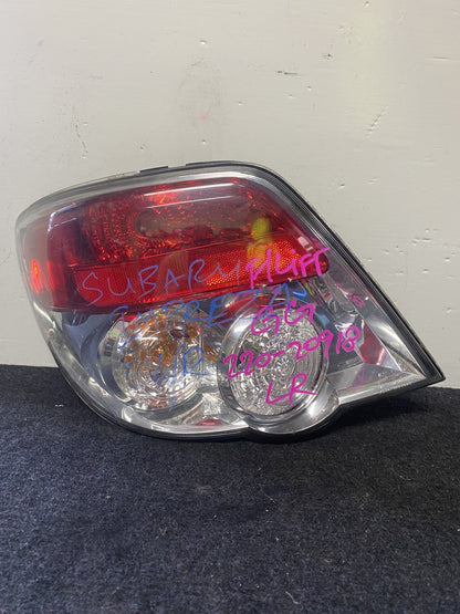 2008 Subaru Impreza - Left Taillight PN: 220-20918 F/Lift H/B type small locating lug damaged see pics