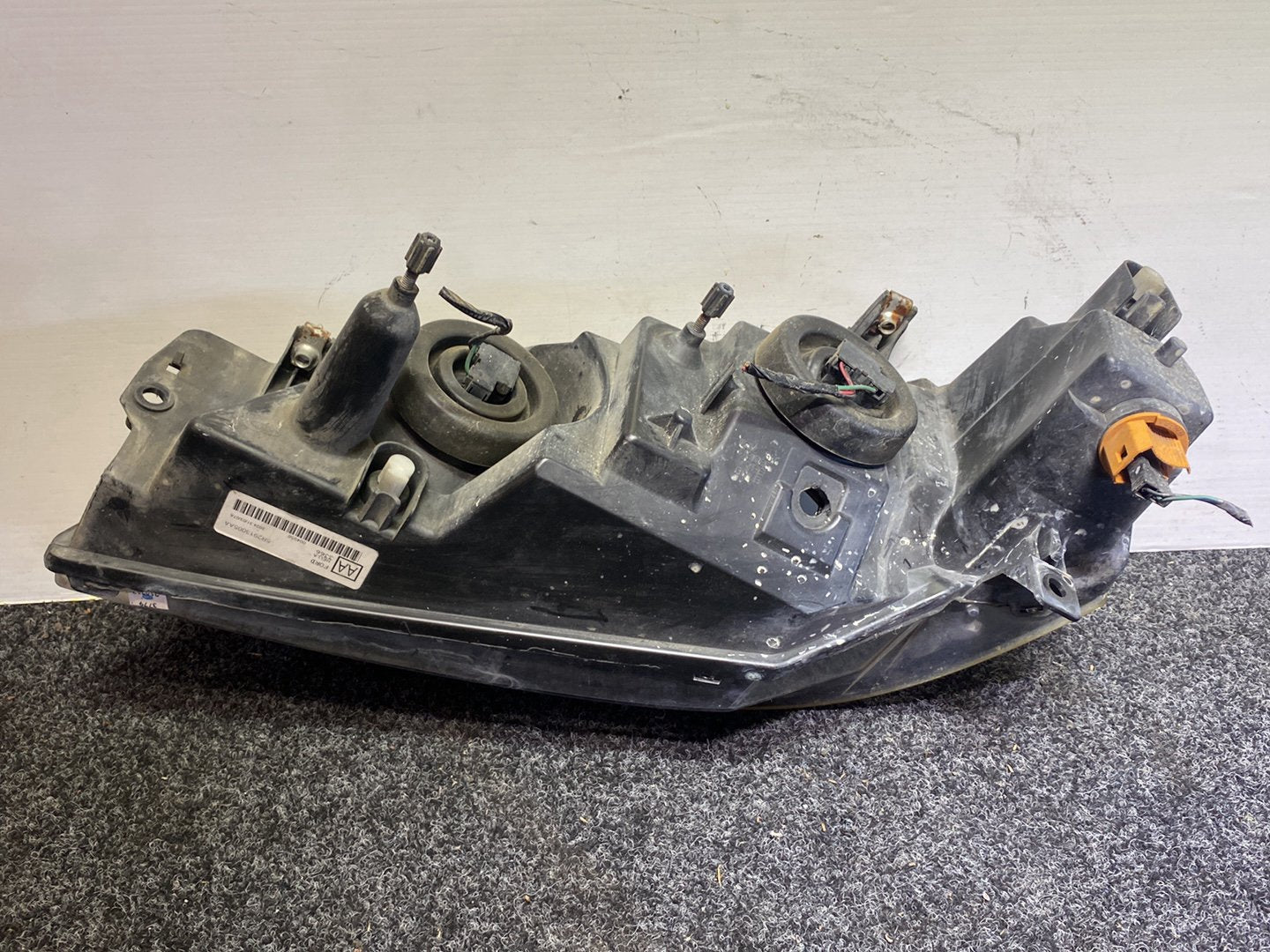 2006 Ford Falcon BF - Right Headlight PN: 5R2913005AA