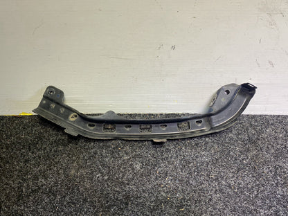 2006 Subaru Forester - Right Headlight Bracket
