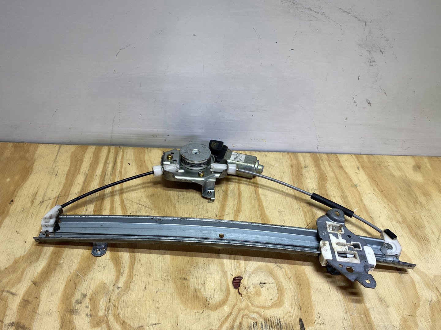 2005 Nissan Tiida JC11 - Left Front Window Regulator/Motor