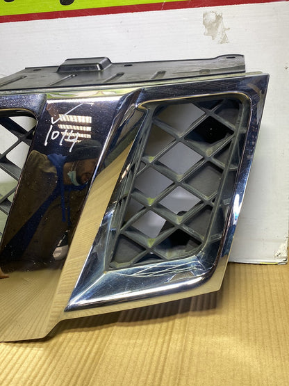 2010 Nissan Navara- Upper Bumper Grille PN: