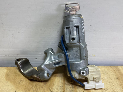 2000 Toyota Vitz SCP10 - Ignition With Key PN: 45020-52-1
