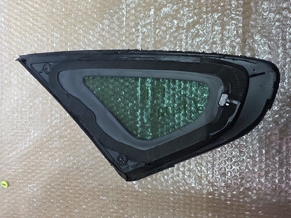 2008 Nissan Bluebird - Right Rear Quarter Door Glass PN: M282