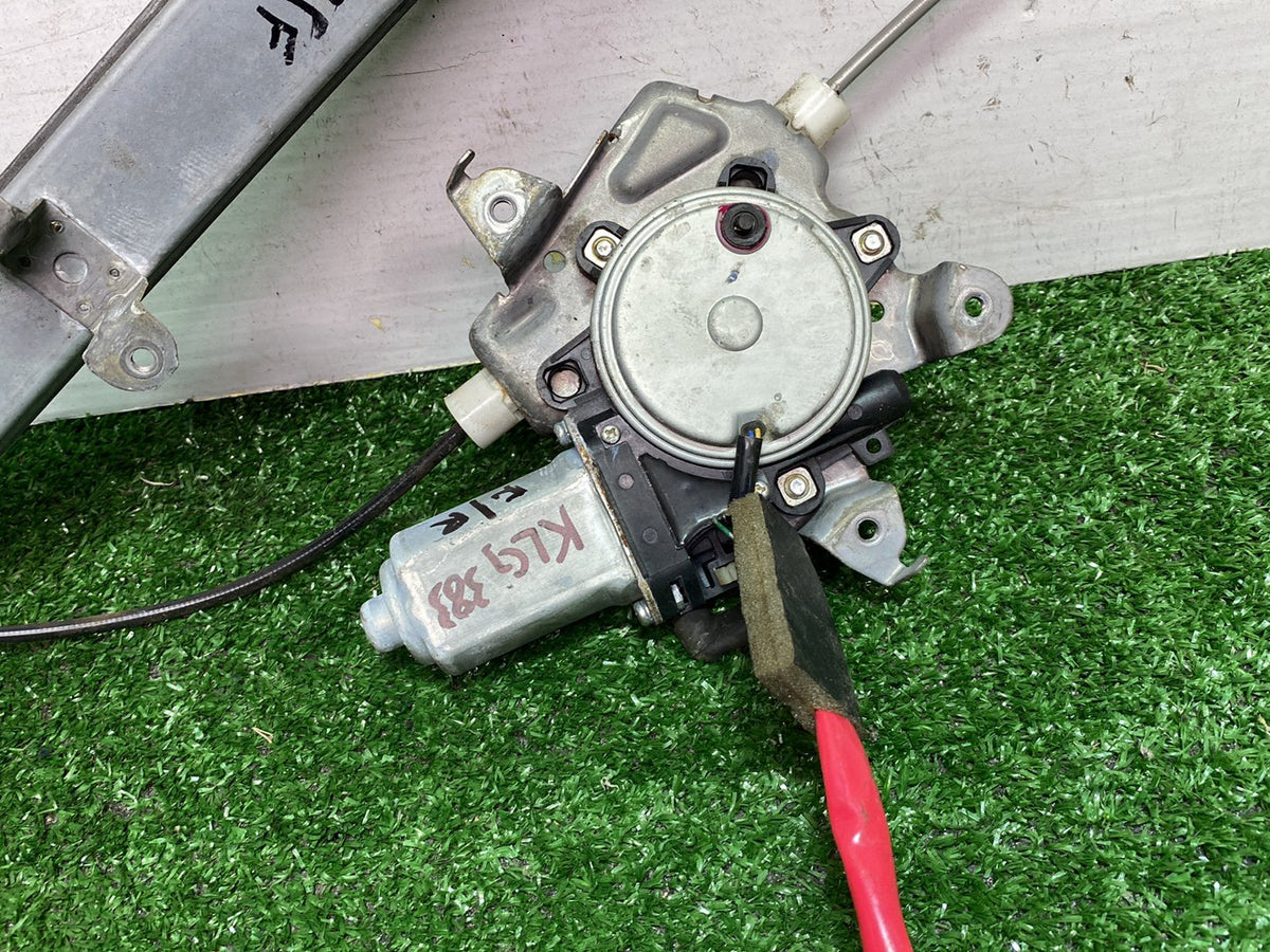 2009 Nissan March - Right Front Window Regulator/Motor PN: 80730AX00D