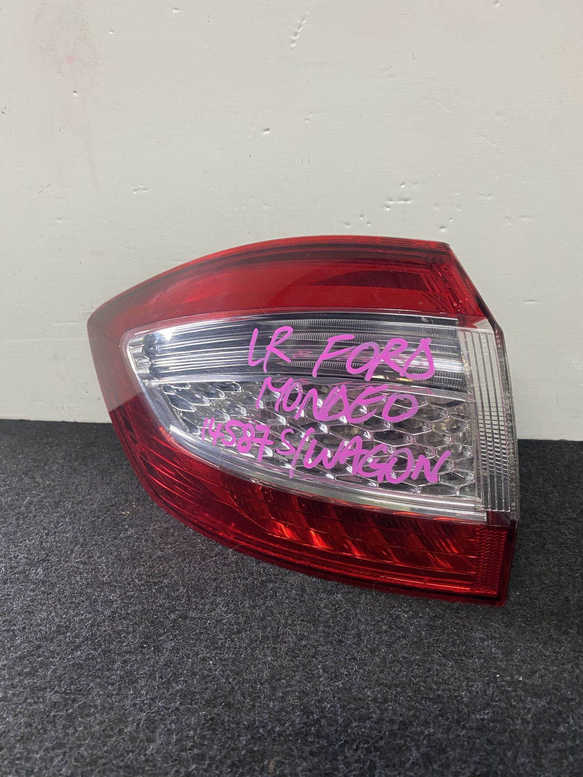 2010 Ford Mondeo - Left Taillight PN: S/Wagon