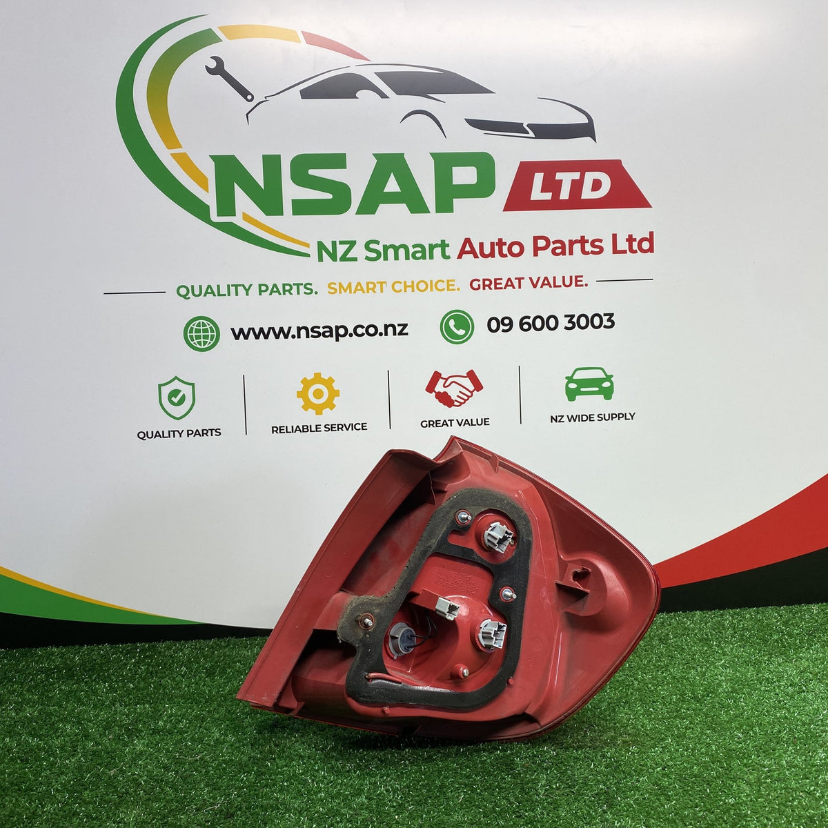 2009 Mazda Verisa - Left Taillight PN: STANLEY P4417