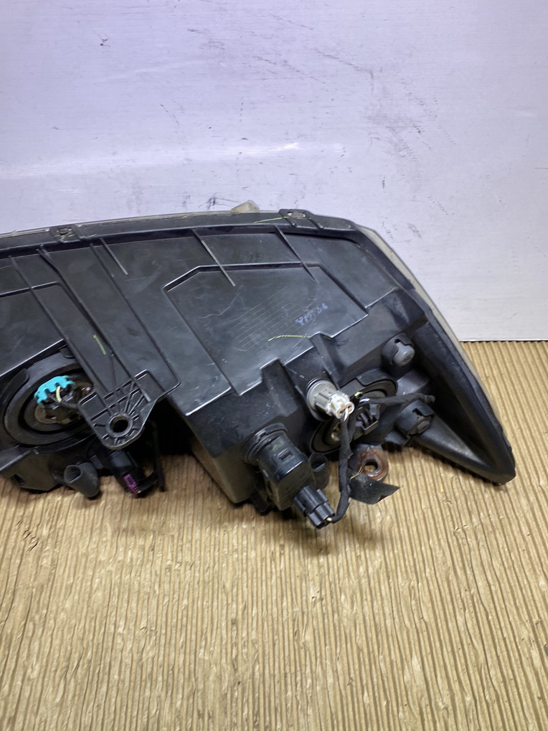 2009 Dodge Journey- Left Headlight PN: see photos