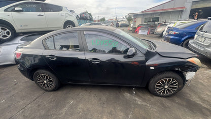 2011 Mazda Mazda3 JM0BL10F100223268  Dismantling For Parts