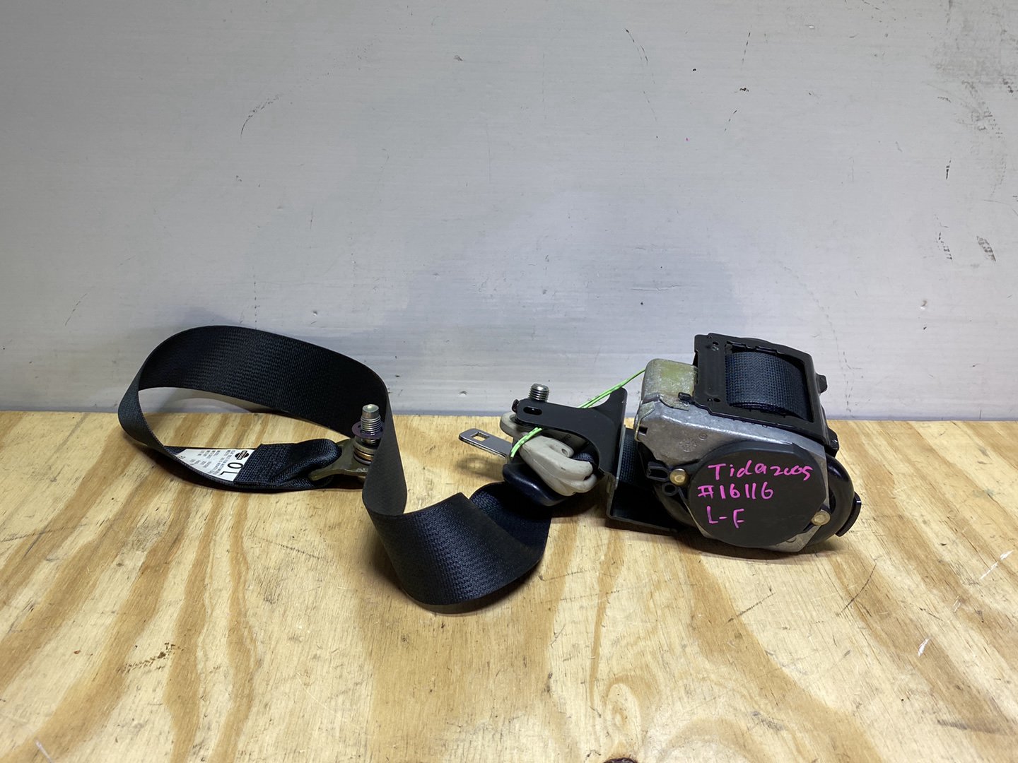 2005 Nissan Tiida C11 - Left Front Seat Belt