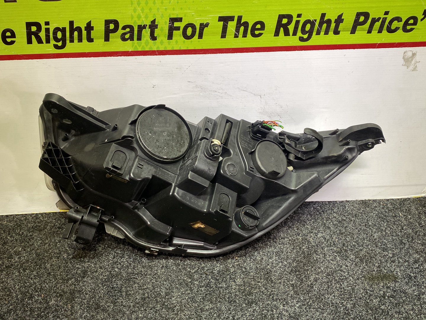 2012 Citroen C4 - Right Headlight