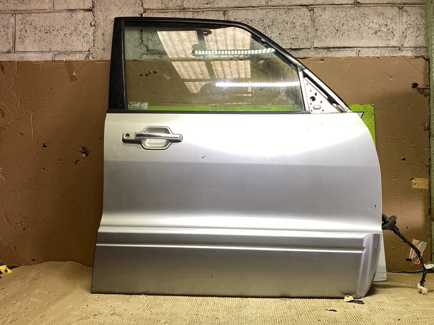2002 Mitsubishi Pajero- Right Front Door PN: see photos-complete