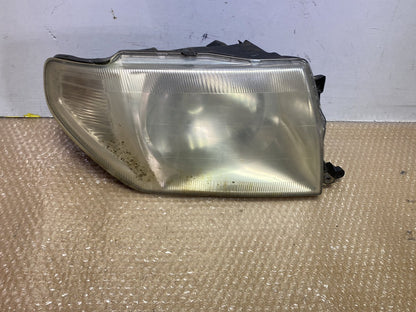 2002 Mitsubishi Pajero - Right Headlight PN: MR414930