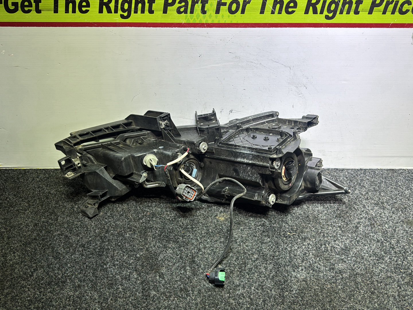 2012 Mazda Atenza GH - Left Headlight PN: non hid / manual adjustment