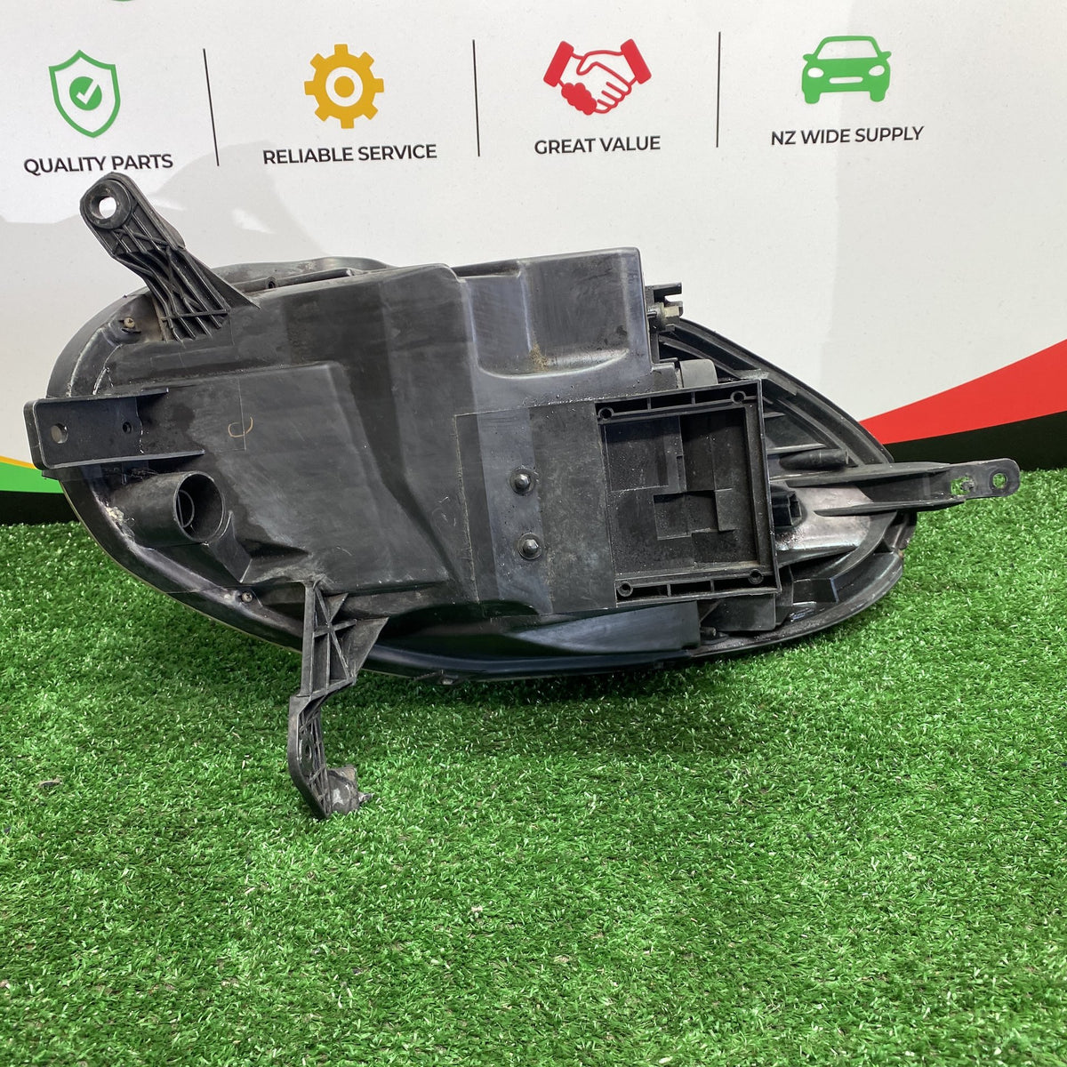 2004 Nissan March - Right Headlight PN: ICHIKOH 1704