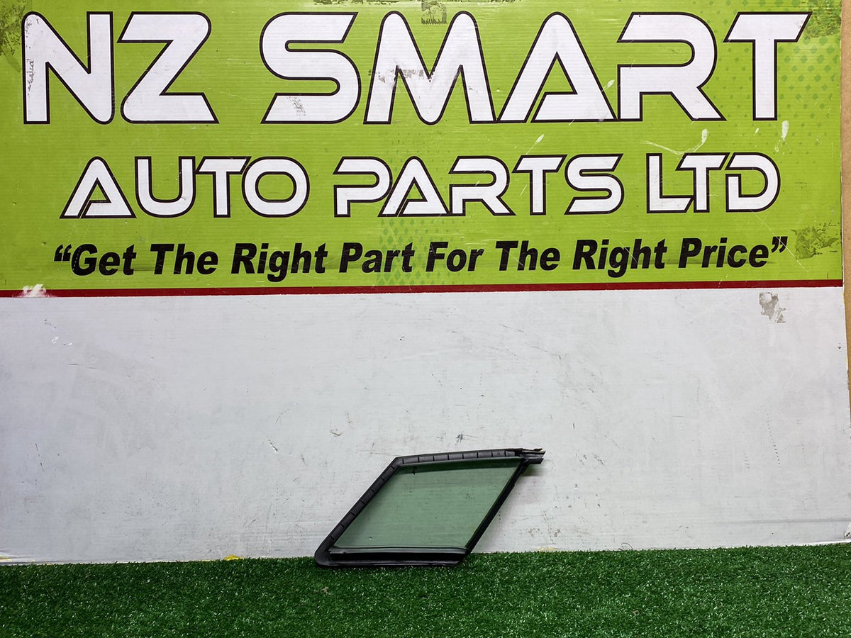 2013 Nissan Lafesta CWFFWN - Right Front Quarter Door Glass PN: M408