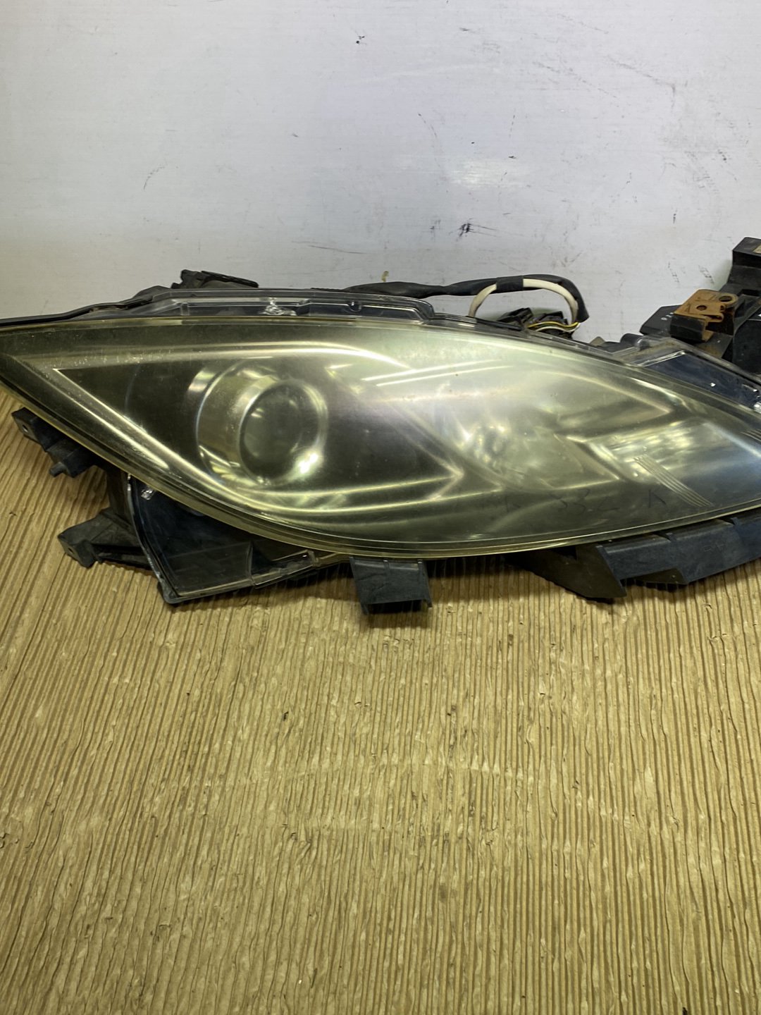 2011 Mazda Atenza- Right Headlight PN: see photos