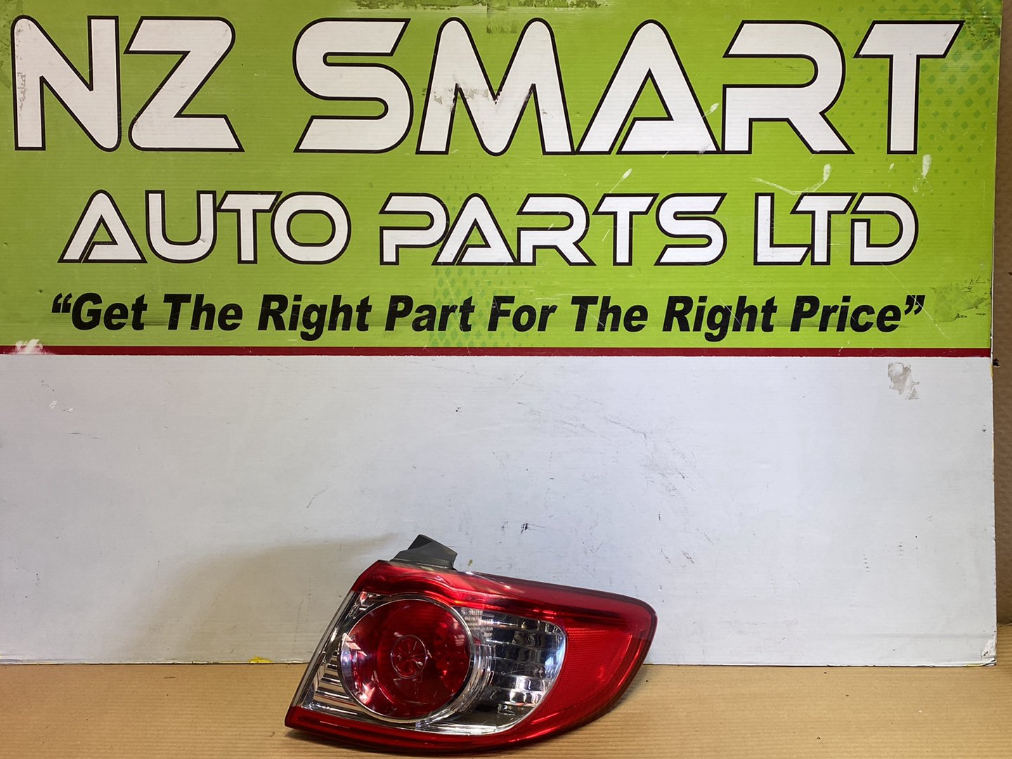 2012 Hyundai Santa Fe- Right Taillight PN: