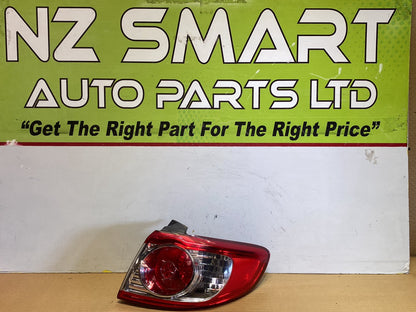 2012 Hyundai Santa Fe- Right Taillight PN: