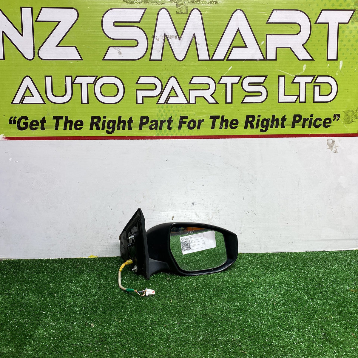 2015 Nissan Pulsar - Right Door Mirror PN: 5 Wires