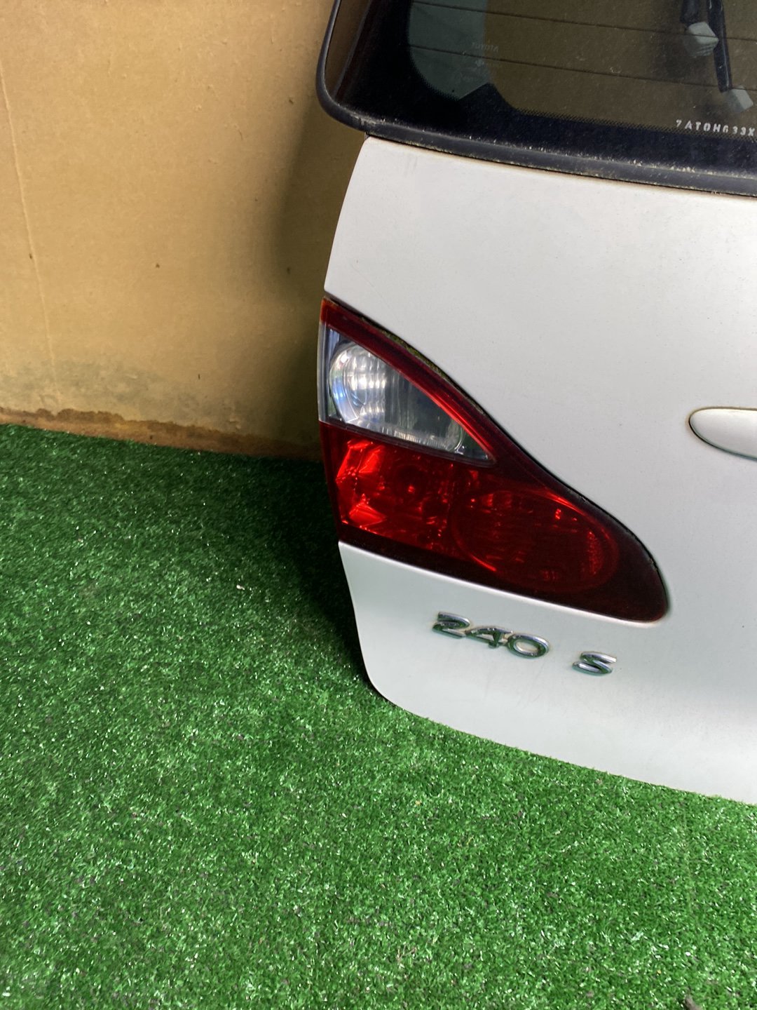 2005 Used Toyota Ipsum - Tailgate PN: See photos-complete