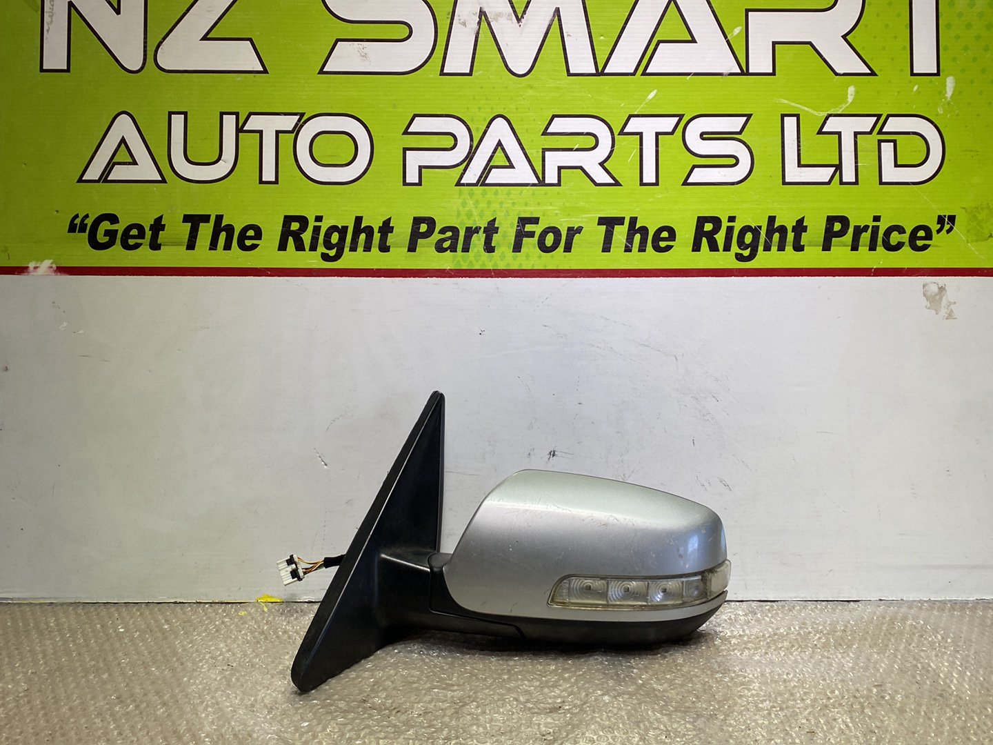 2012 Kia Sorento- Left Door Mirror PN: 9 wires