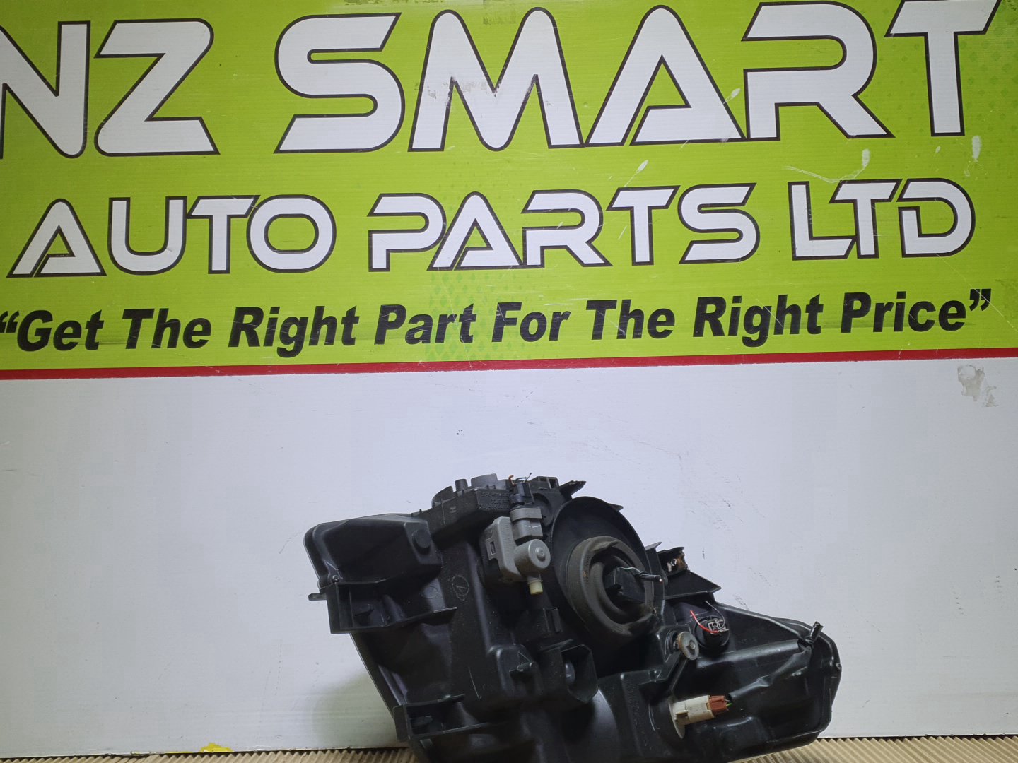 2010 Nissan Navara D40- Right Headlight PN: see photos