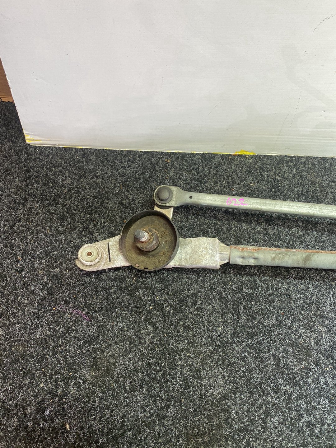 2010 Nissan Juke YF15 - Front Wiper Rack Assembly
