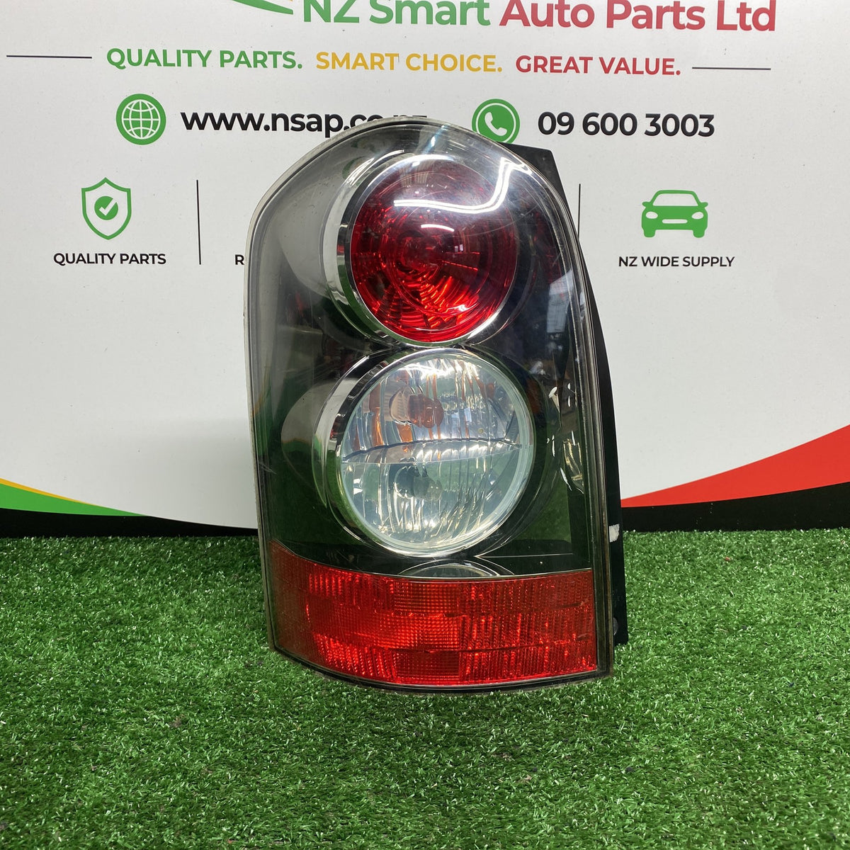 2004 Mazda MPV - Left Taillight PN: STANLEY P3772