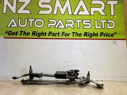 2013 Nissan Fuga - Wiper Motor PN: Wiper Iinkage