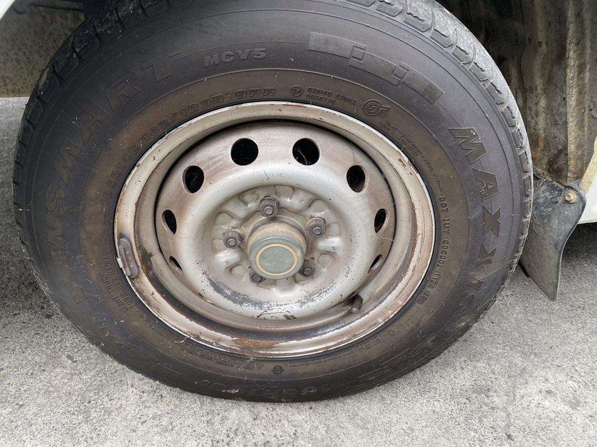 2014 Mitsubishi L300 Dismantling For Parts