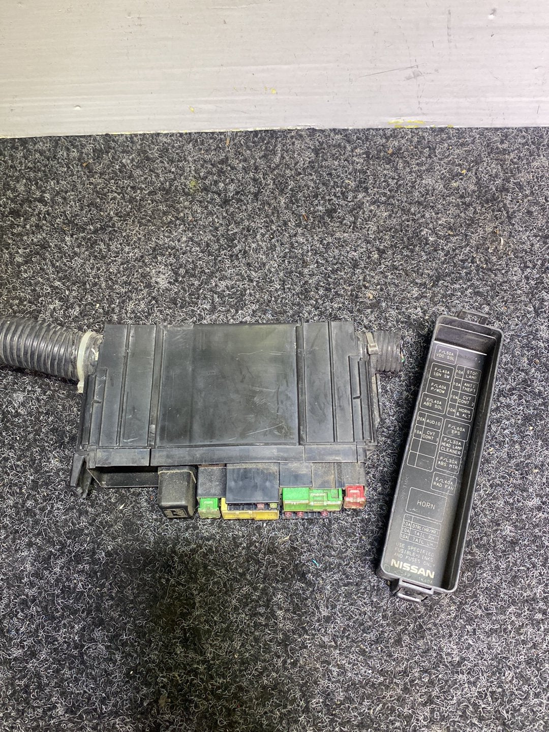 2010 Nissan Juke YF15 - Engine Fuse Box