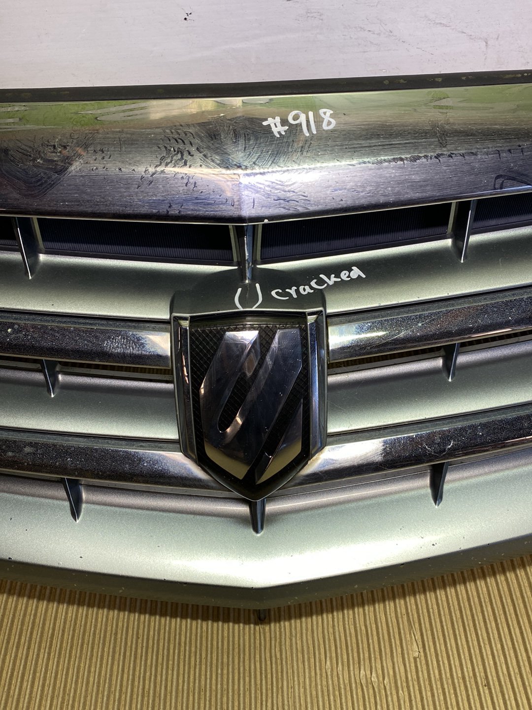 2005 Used Toyota Alphard ANH10- Upper Grille PN: see photos