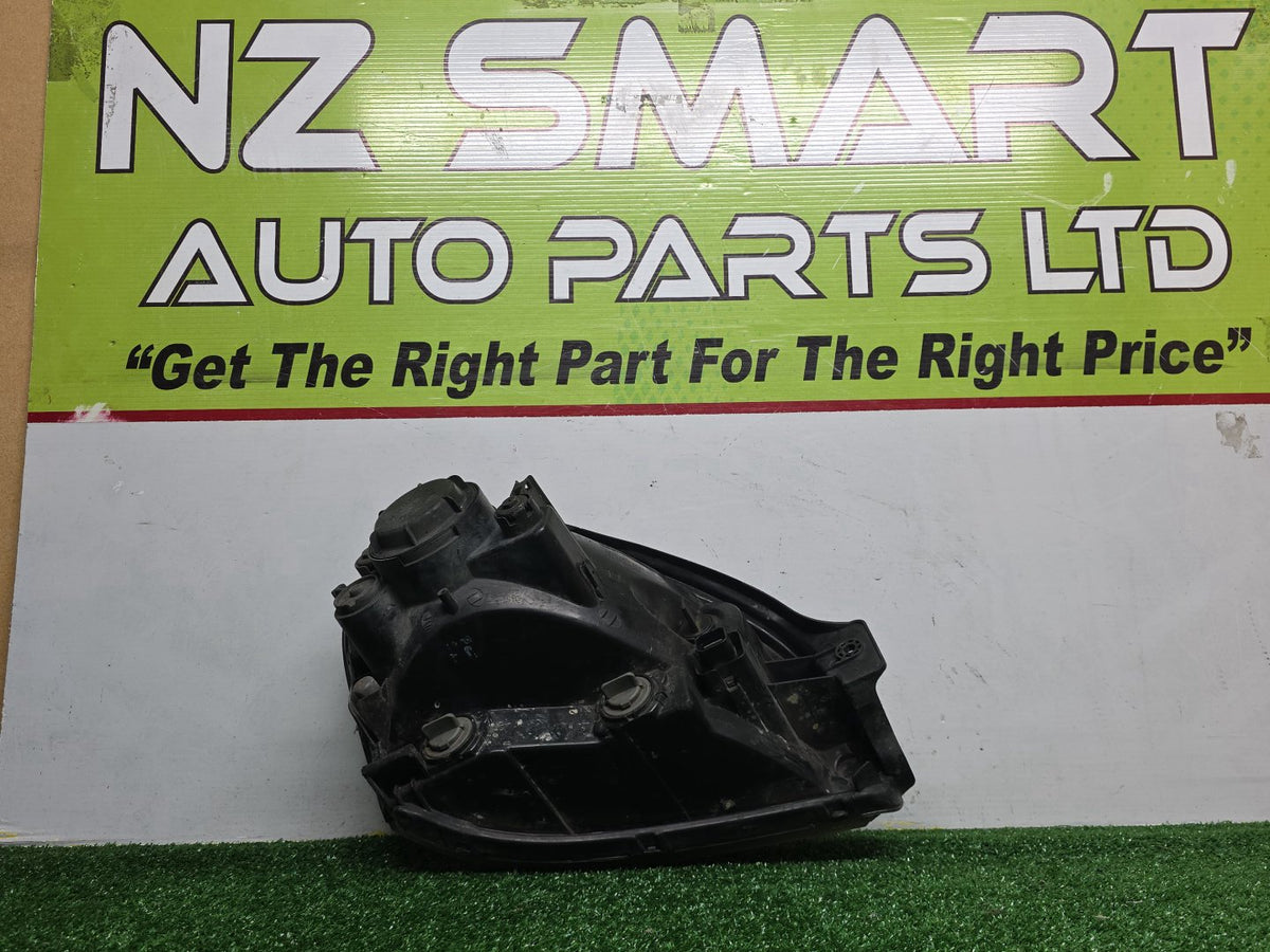 2006 Hyundai Tucson - Left Headlight PN: 92101-2EXXX