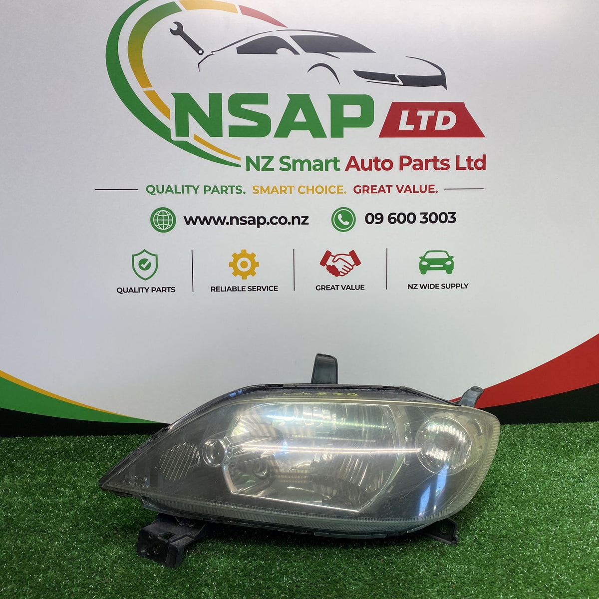 2002 Mazda Demio - Left Headlight PN: STANLEY P1919
