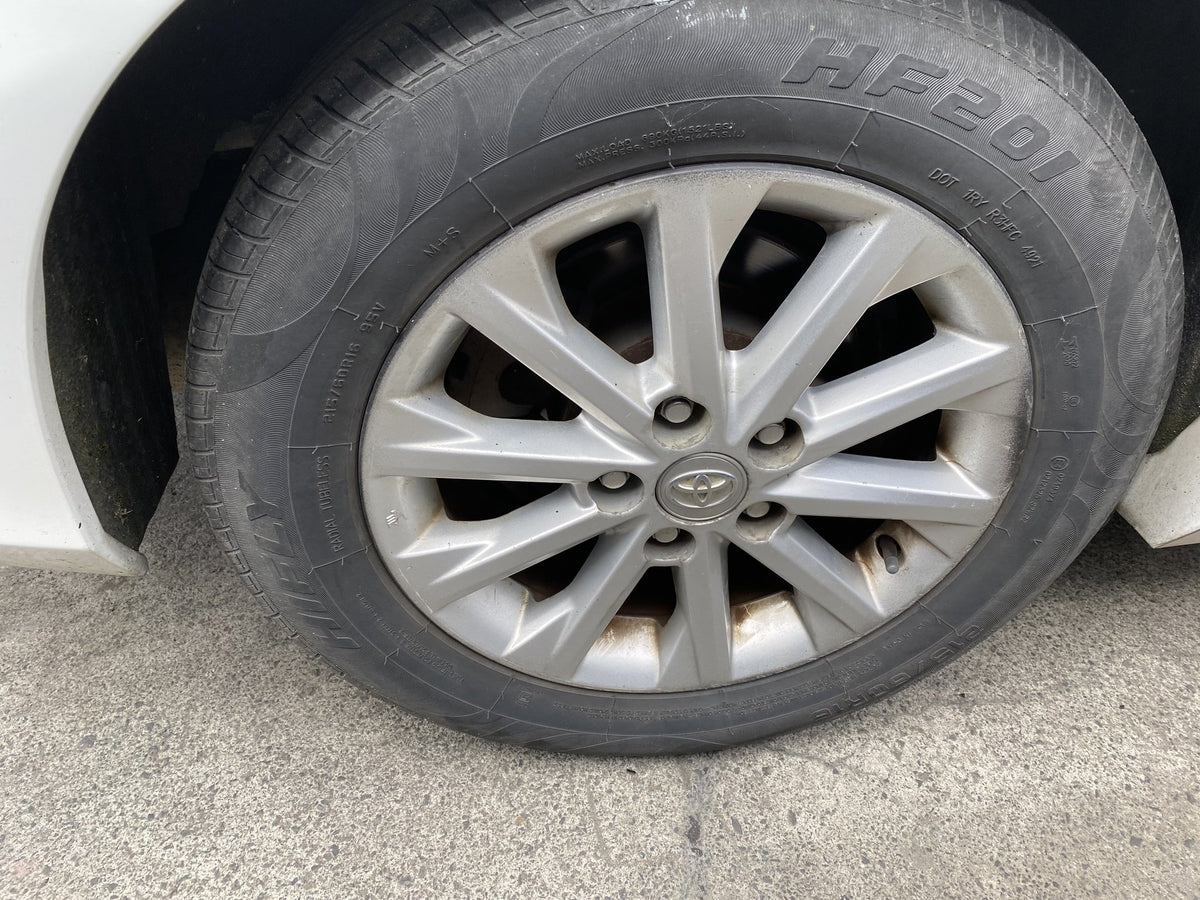 2016 Toyota Camry Hybrid H Dismantling For Parts