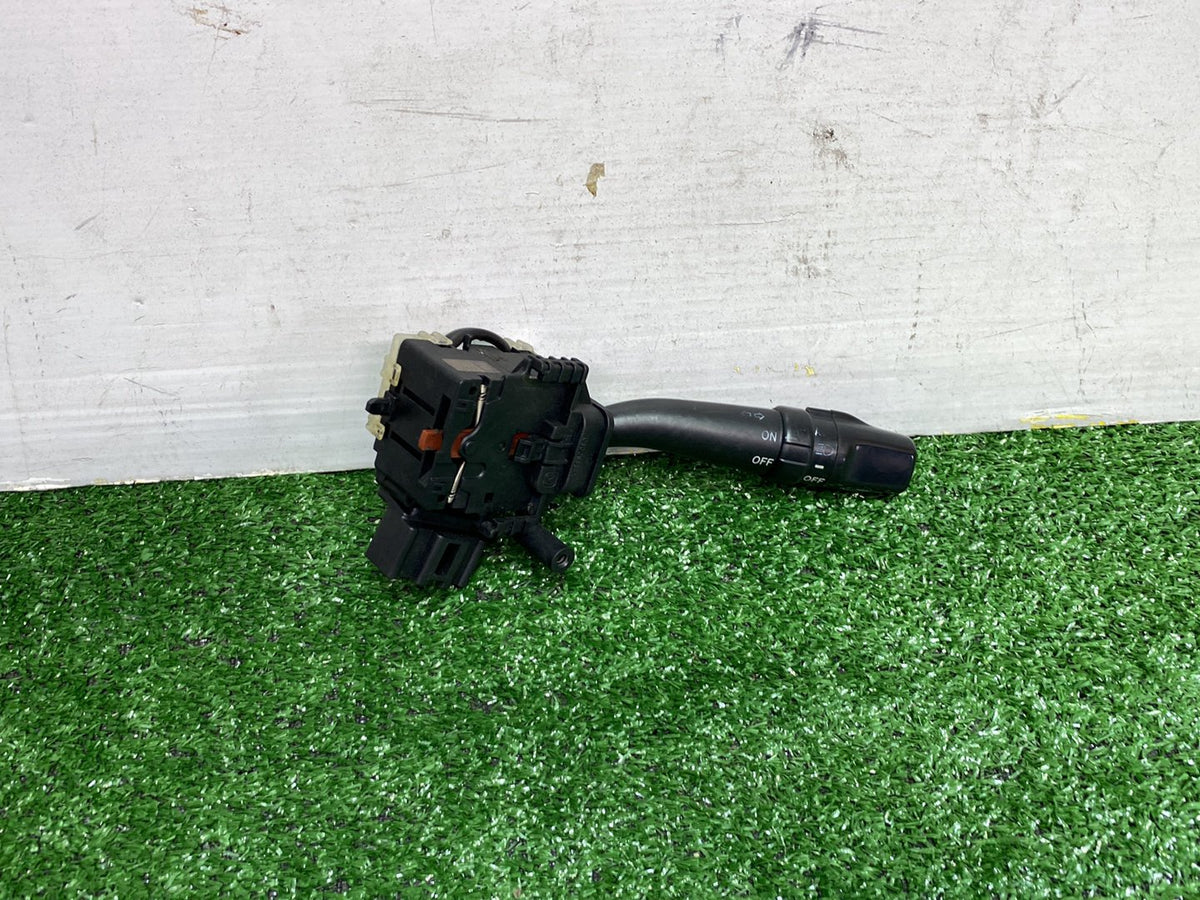 2002 Used Toyota Caldina - Headlight Switch PN: Spot light type